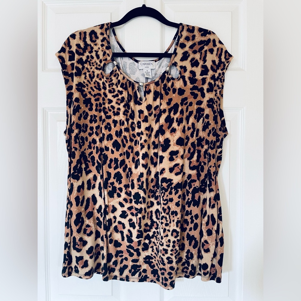 Carmen Marc Valvo Leopard Print Sleeveless Top 1X Keyhole Neck Metallic Accents
